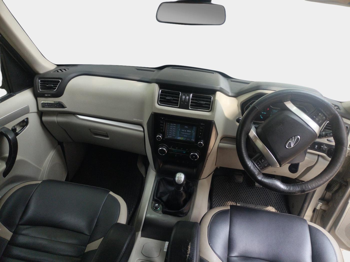 2014 Mahindra Scorpio S10, Diesel, Manual, 1,38,235 km, interior