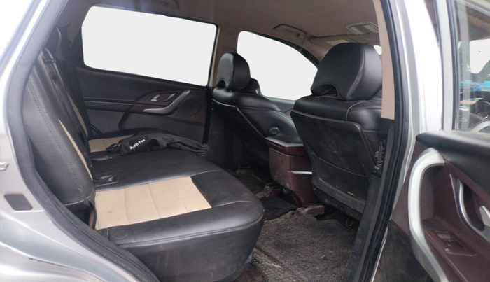 2013 Mahindra XUV500 W8, Diesel, Manual, 84,547 km, interior