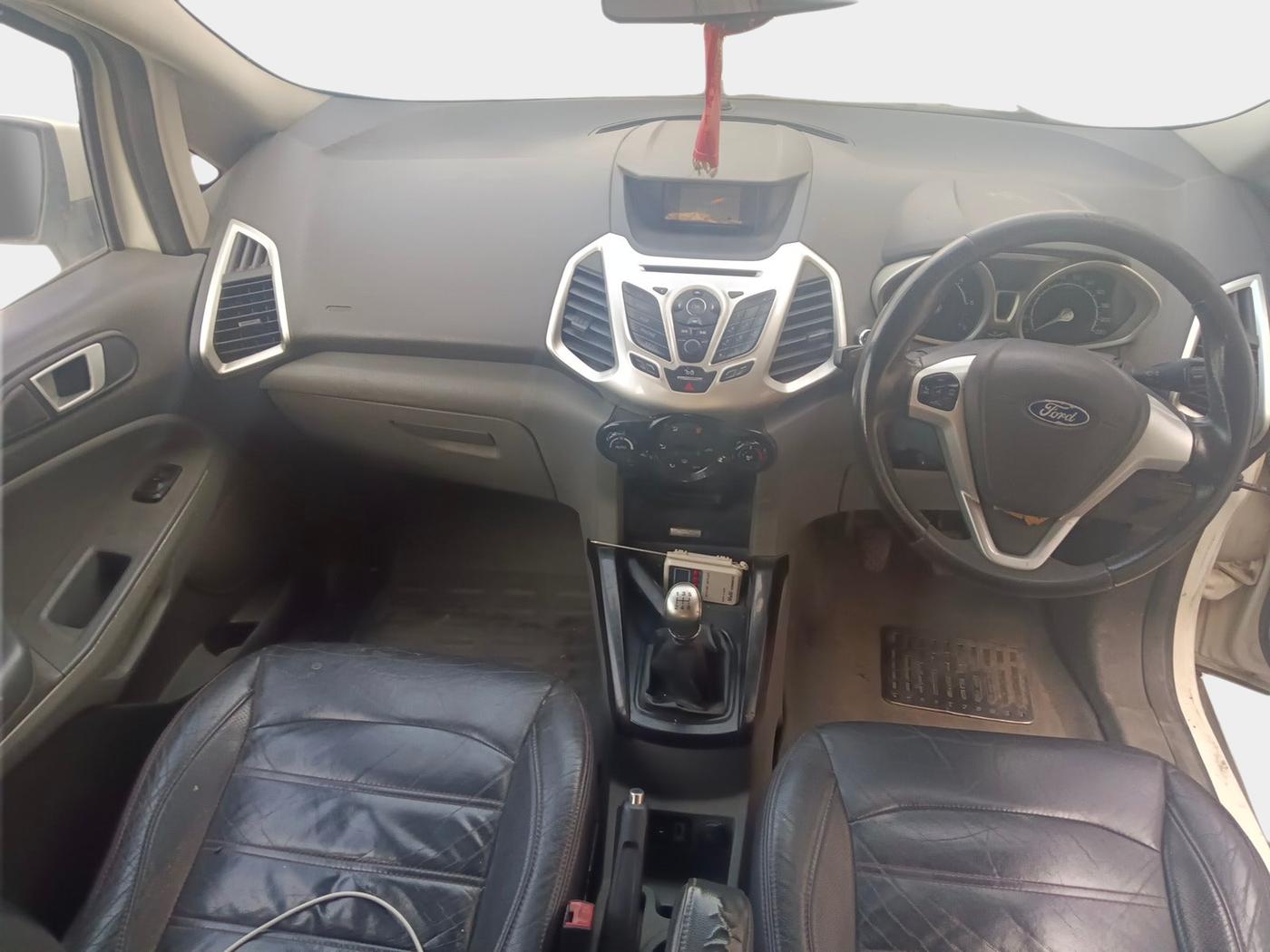 2013 Ford Ecosport TITANIUM 1.5L DIESEL, Diesel, Manual, 1,26,253 km, interior