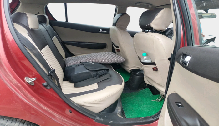 2013 Hyundai i20 MAGNA 1.2, CNG, Manual, 1,07,097 km, interior