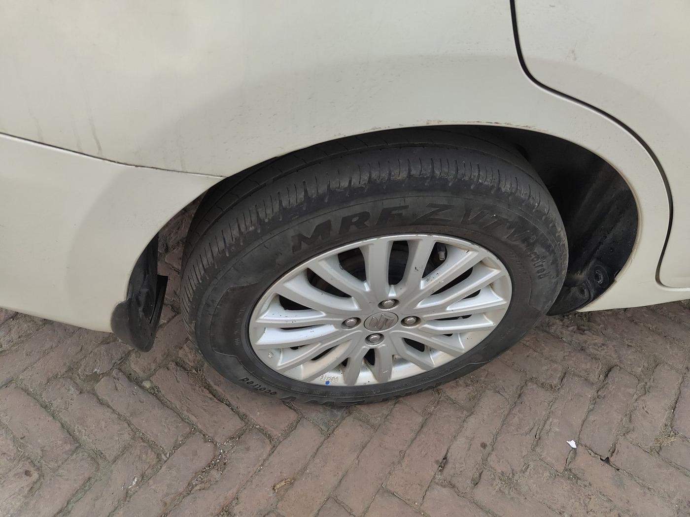 2018 Maruti Dzire ZDI AMT, Diesel, Automatic, 58,596 km, tyre