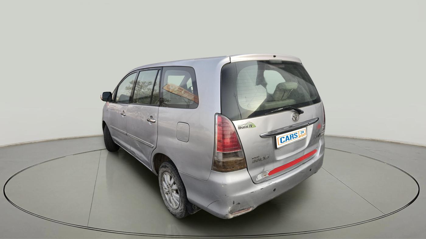 2011 Toyota Innova V 2.5 8 STR, Diesel, Manual, 4,23,264 km, exterior