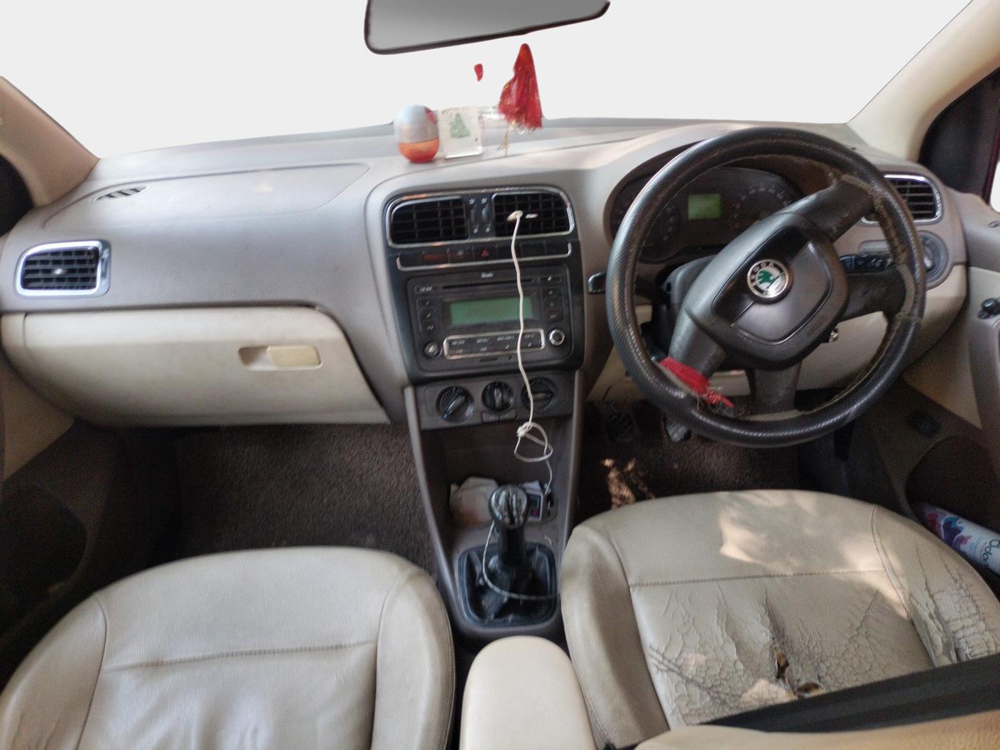 2013 Skoda Rapid AMBITION 1.6 TDI CR MT, Diesel, Manual, 1,21,996 km, interior