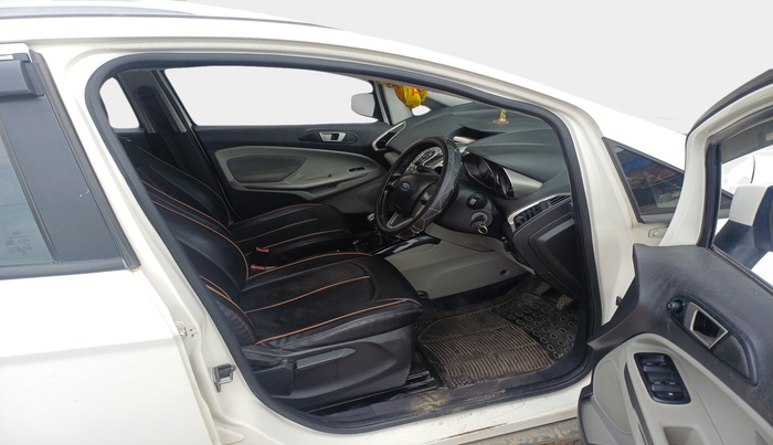 2014 Ford Ecosport TITANIUM 1.5L DIESEL, Diesel, Manual, 1,18,531 km, interior