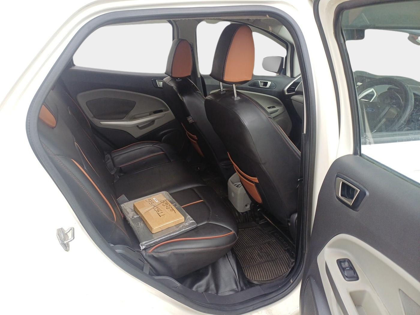 2014 Ford Ecosport TITANIUM 1.5L DIESEL, Diesel, Manual, 1,18,800 km, interior