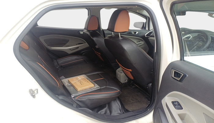 2014 Ford Ecosport TITANIUM 1.5L DIESEL, Diesel, Manual, 1,18,531 km, interior