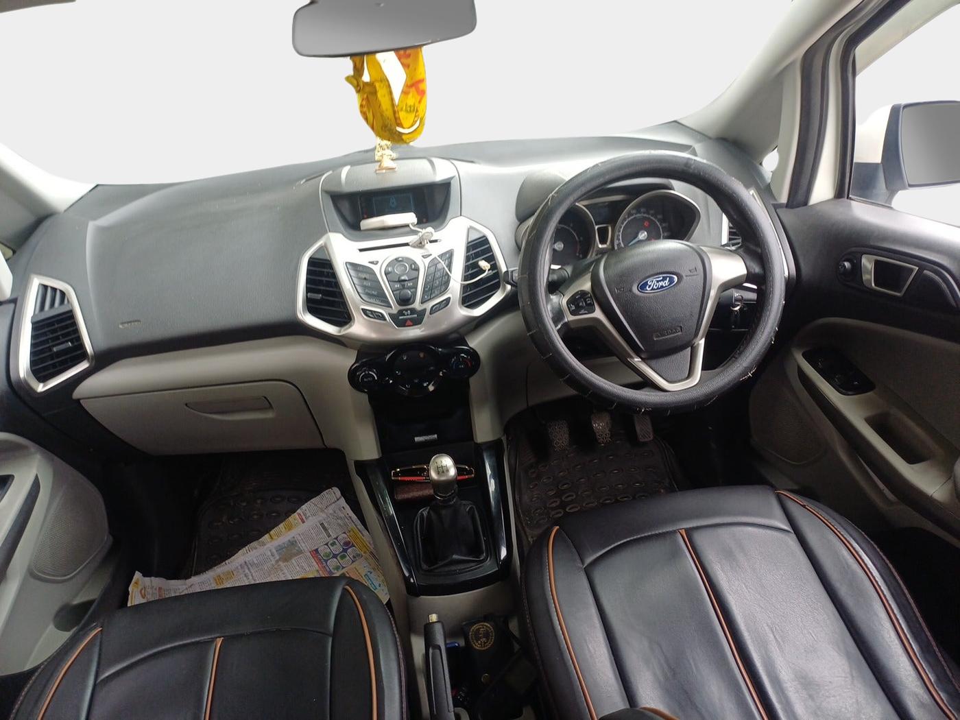 2014 Ford Ecosport TITANIUM 1.5L DIESEL, Diesel, Manual, 1,18,800 km, interior