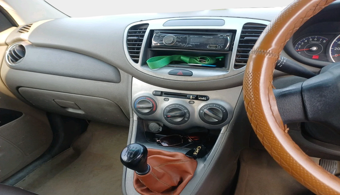 2011 Hyundai i10 MAGNA 1.2, Petrol, Manual, 1,13,598 km, interior