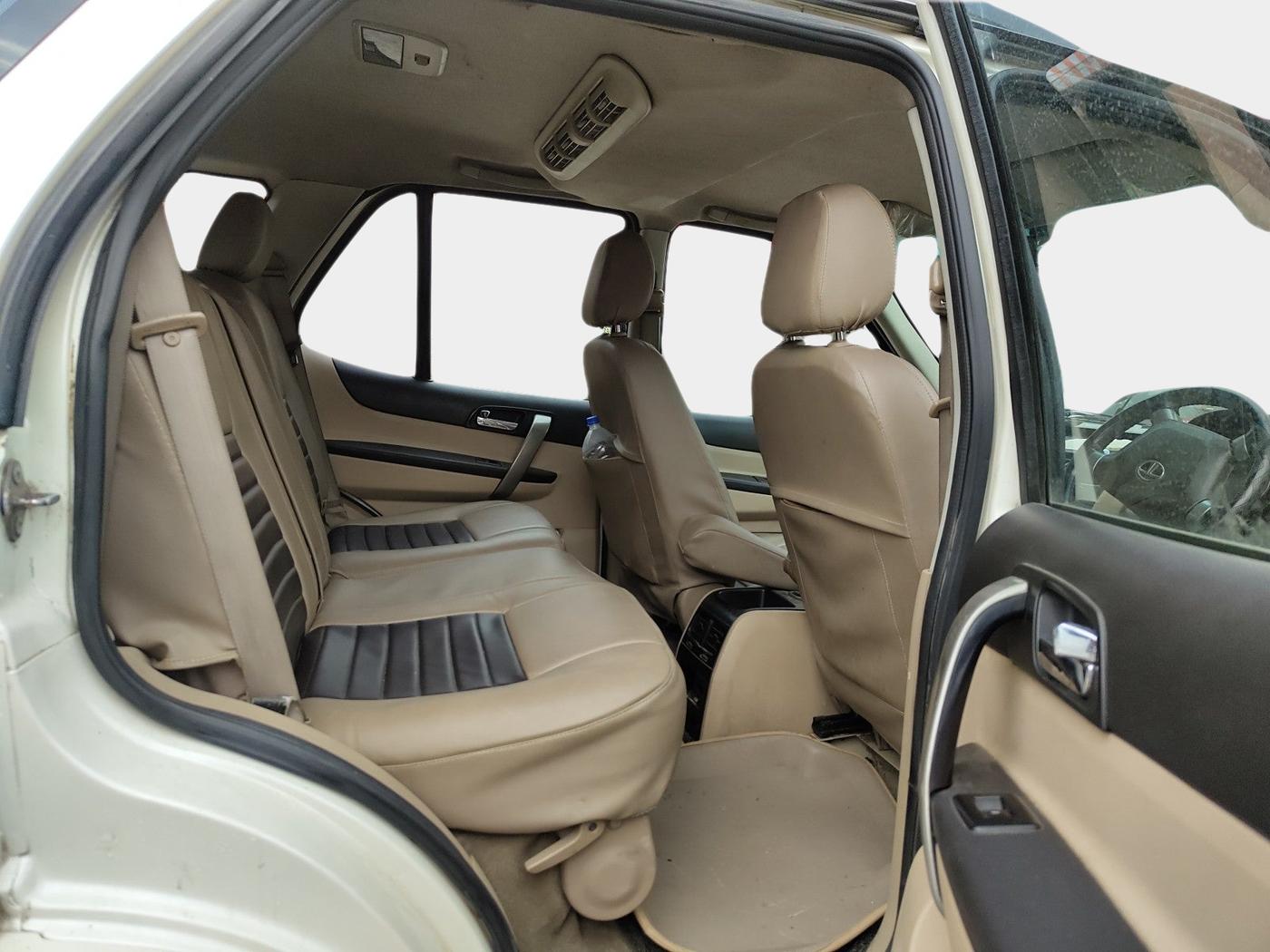 2013 Tata Safari Storme 2.2 EX 4X2, Diesel, Manual, 1,60,361 km, interior
