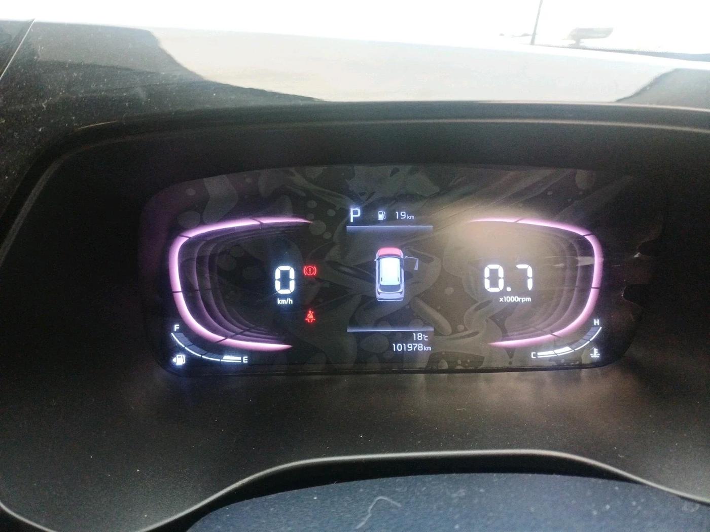 2022 KIA CARENS LUXURY PLUS 1.4 PETROL DCT 7 STR, CNG, Automatic, 1,01,978 km, interior