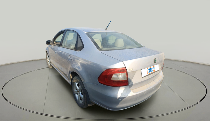 2013 Skoda Rapid ELEGANCE 1.6 TDI CR MT, Diesel, Manual, 1,04,923 km, exterior