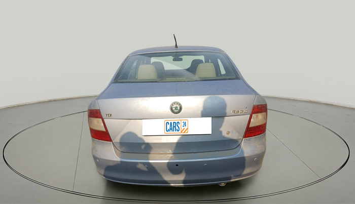 2013 Skoda Rapid ELEGANCE 1.6 TDI CR MT, Diesel, Manual, 1,04,923 km, exterior