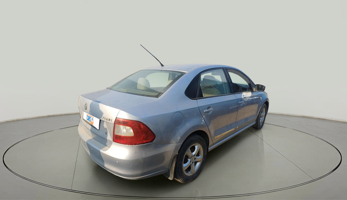 2013 Skoda Rapid ELEGANCE 1.6 TDI CR MT, Diesel, Manual, 1,04,923 km, exterior