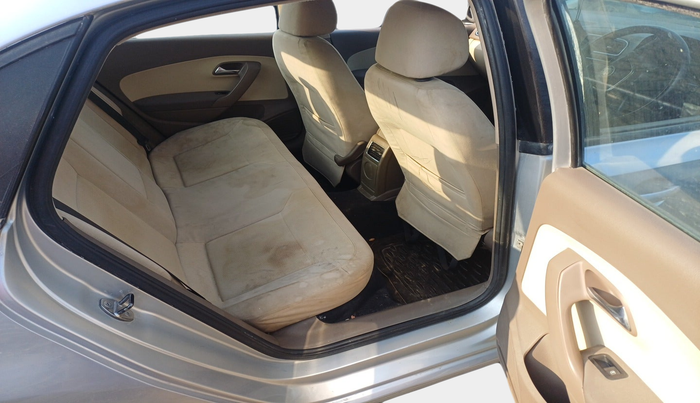 2013 Skoda Rapid ELEGANCE 1.6 TDI CR MT, Diesel, Manual, 1,04,923 km, interior