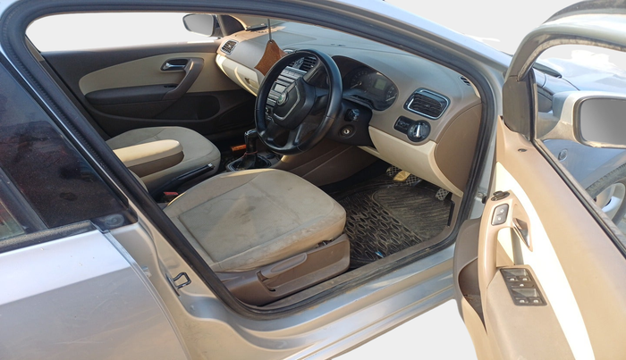 2013 Skoda Rapid ELEGANCE 1.6 TDI CR MT, Diesel, Manual, 1,04,923 km, interior