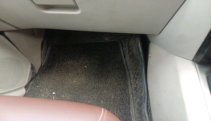 2016 Mahindra Scorpio S10, Diesel, Manual, 88,080 km, interior