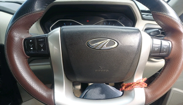 2016 Mahindra Scorpio S10, Diesel, Manual, 88,080 km, interior