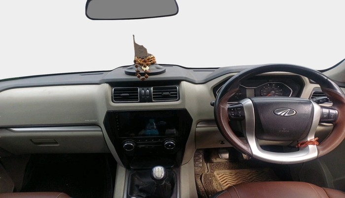 2016 Mahindra Scorpio S10, Diesel, Manual, 88,080 km, interior