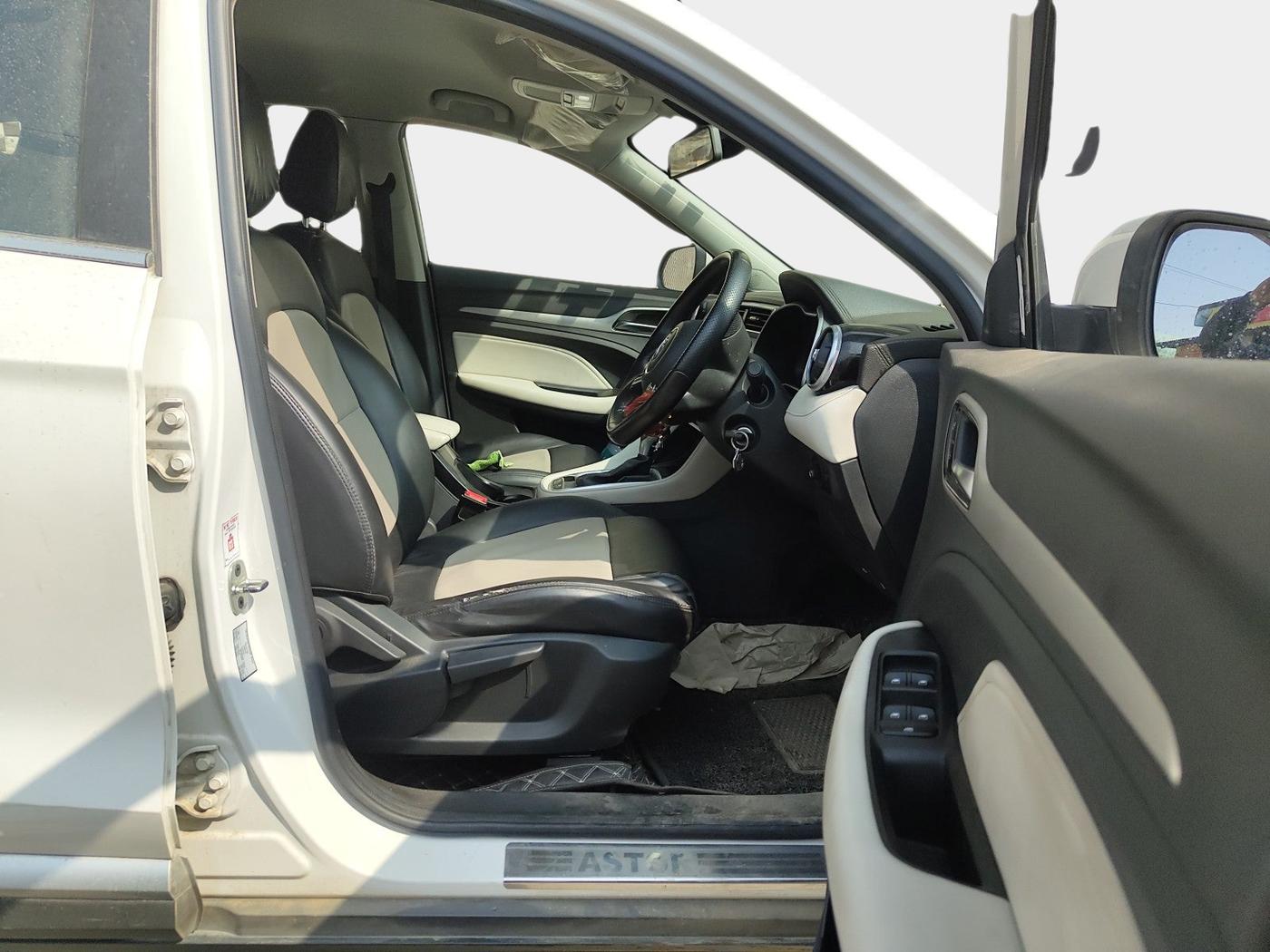 2022 MG ASTOR SUPER 1.5 CVT, Petrol, Automatic, 29,258 km, interior