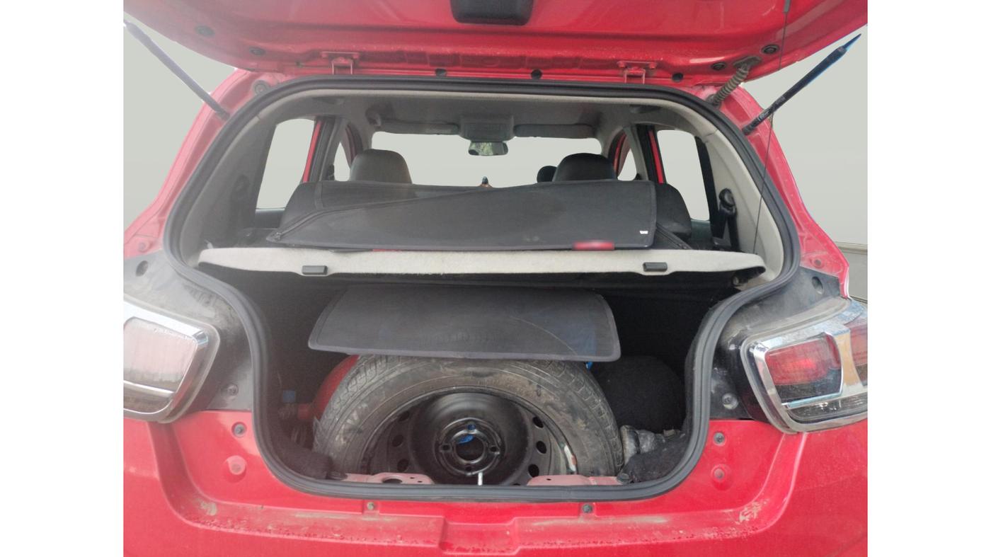 2019 Mahindra Kuv100 K8 6 STR, Petrol, Manual, 1,07,165 km, exterior