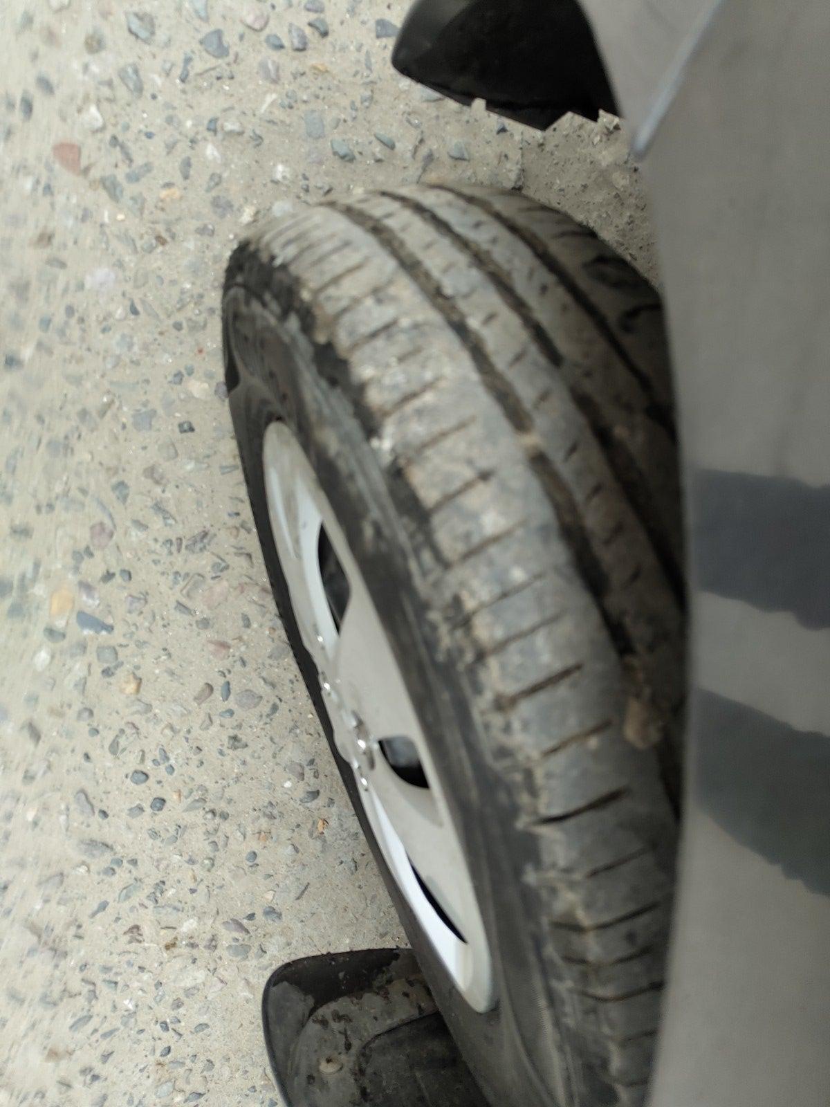 2010 Hyundai i10 SPORTZ 1.2 AT, Petrol, Automatic, 75,507 km, tyre