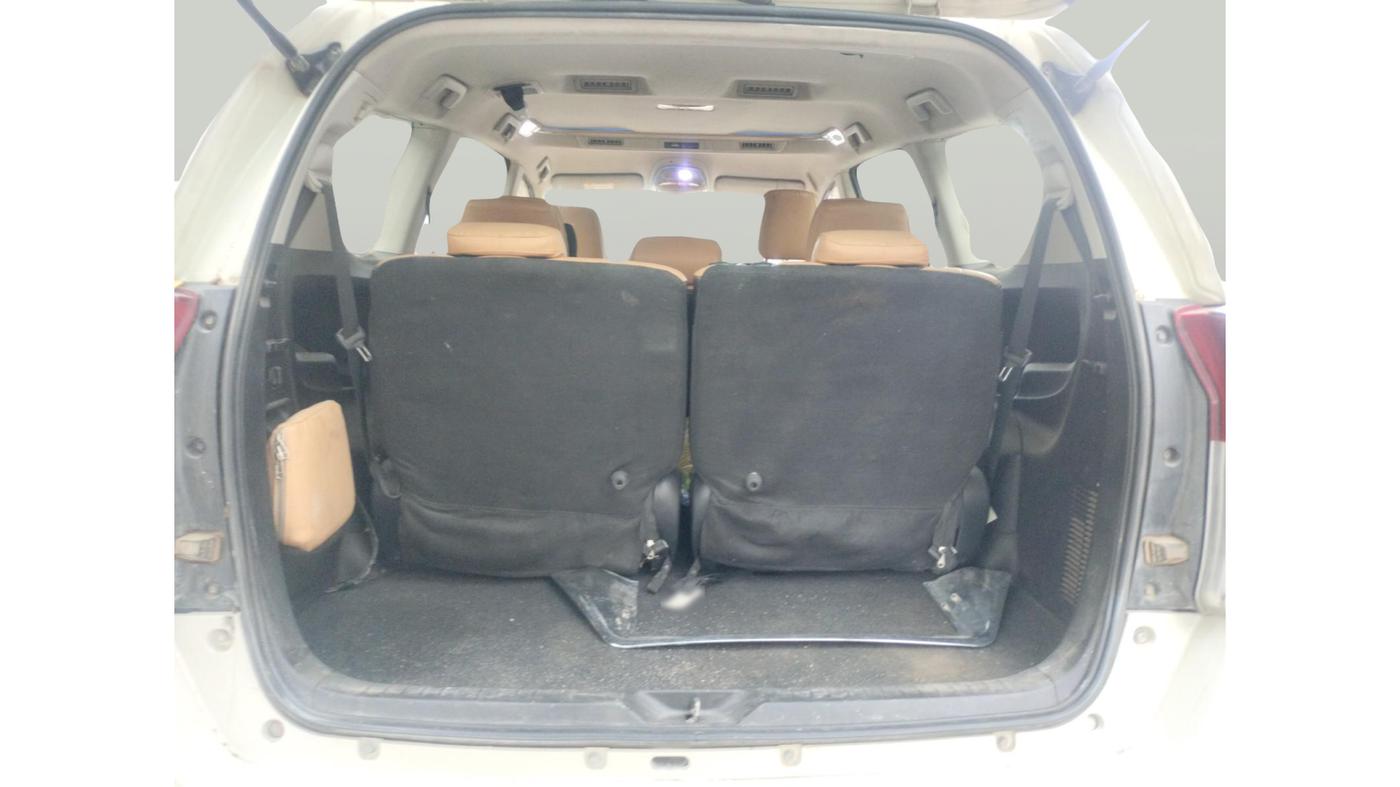 2019 Toyota Innova Crysta 2.4 VX 8 STR, Diesel, Manual, 1,25,869 km, exterior
