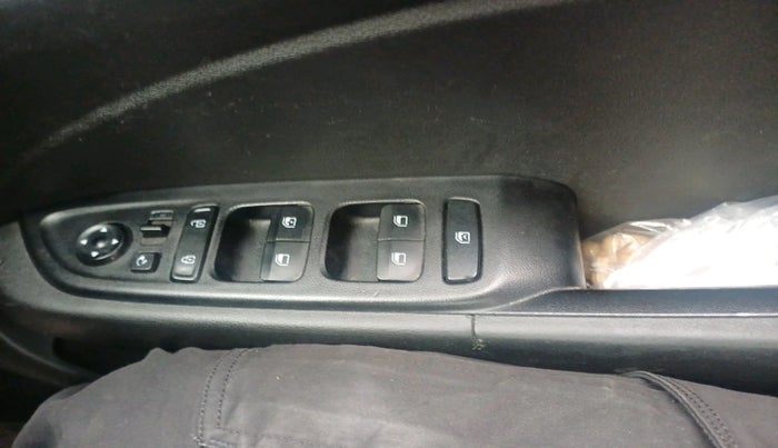 2020 Hyundai VENUE SX 1.5 CRDI, Diesel, Manual, 63,248 km, interior