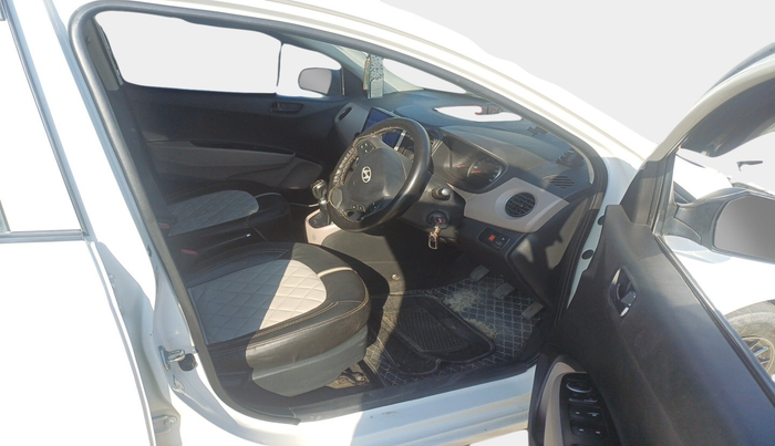 2015 Hyundai Grand i10 SPORTZ 1.1 CRDI, Diesel, Manual, 51,913 km, interior