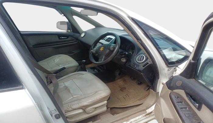 2013 Maruti SX4 ZDI, Diesel, Manual, 1,37,486 km, interior