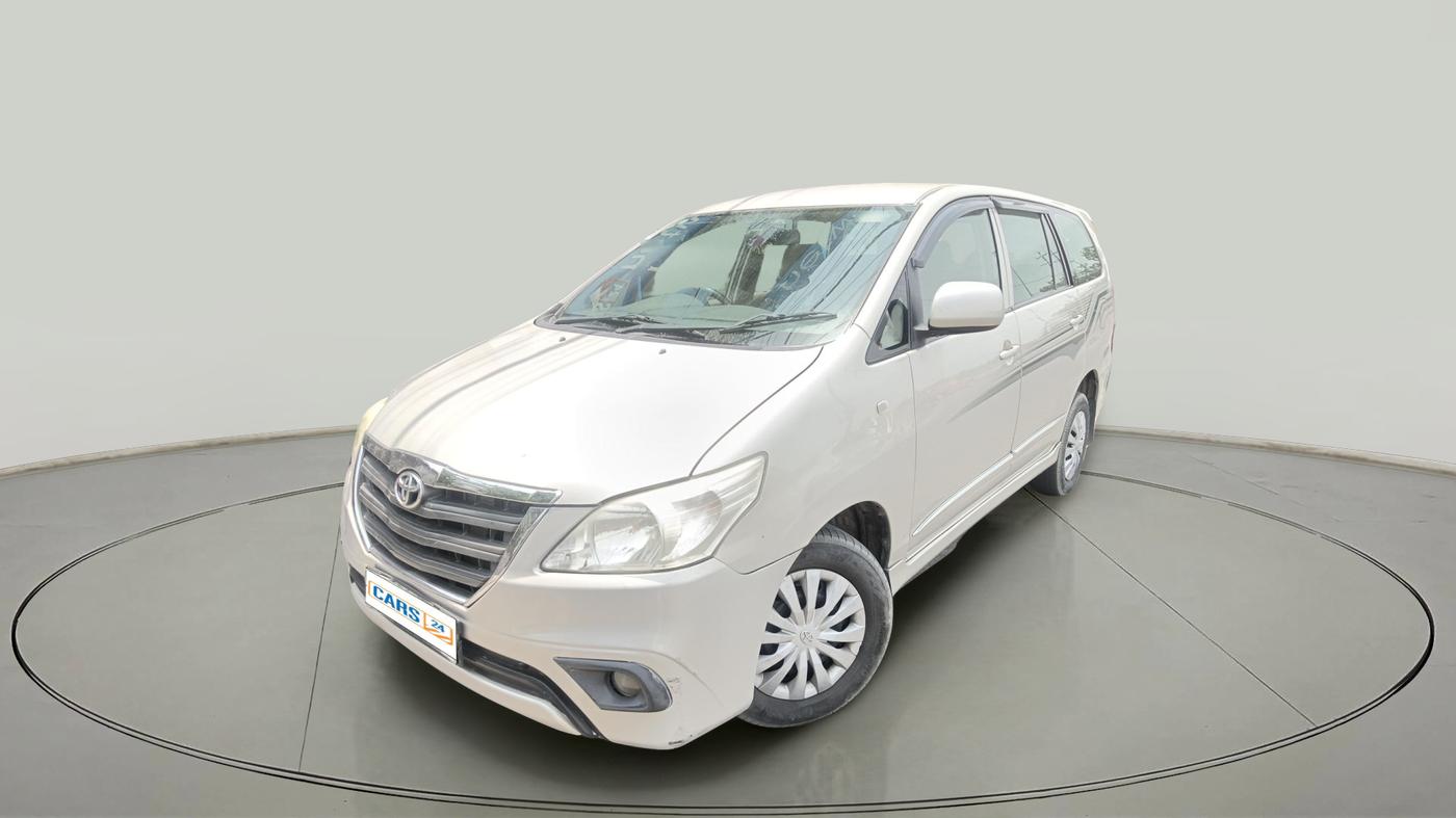 2015 Toyota Innova 2.5 GX 7 STR, Diesel, Manual, 1,39,829 km, exterior
