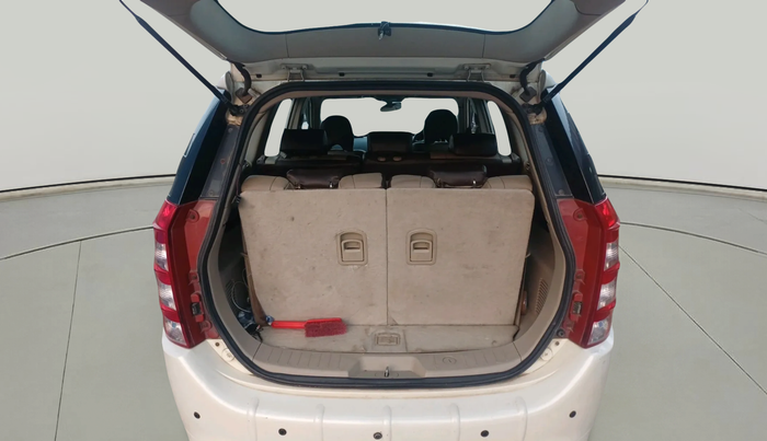 2016 Mahindra XUV500 W4, Diesel, Manual, 63,863 km, exterior