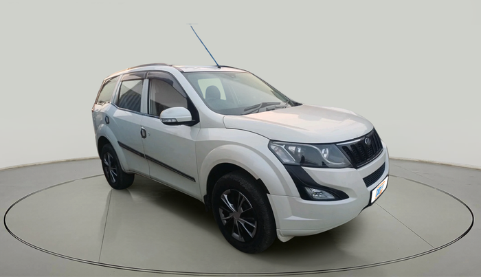 2016 Mahindra XUV500 W4, Diesel, Manual, 63,863 km, exterior