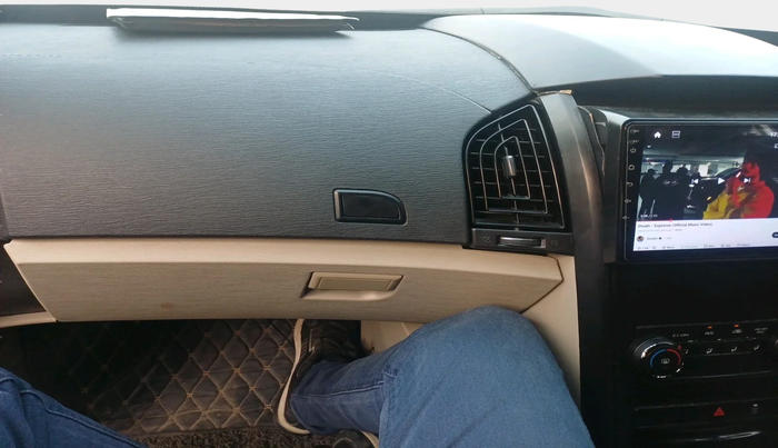 2016 Mahindra XUV500 W4, Diesel, Manual, 63,863 km, interior