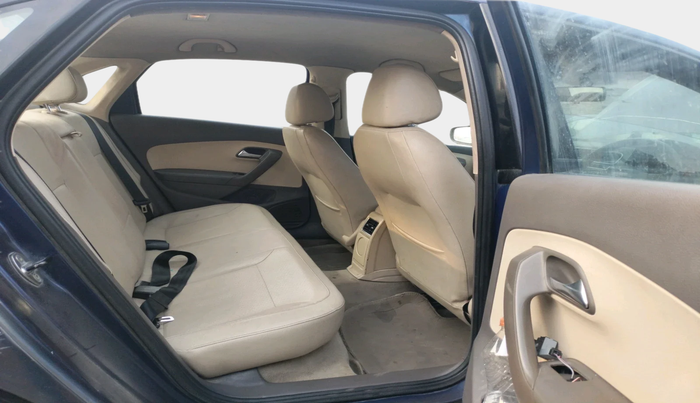 2013 Volkswagen Vento HIGHLINE DIESEL 1.6, Diesel, Manual, 1,37,207 km, interior