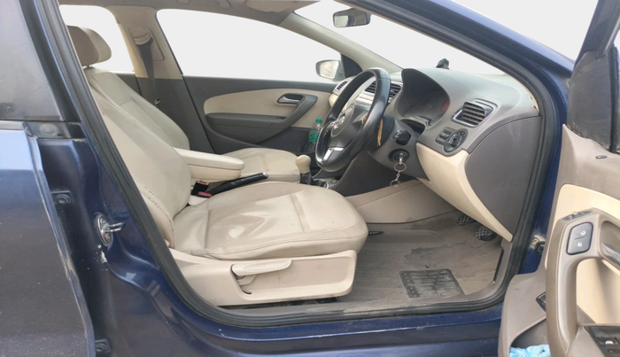 2013 Volkswagen Vento HIGHLINE DIESEL 1.6, Diesel, Manual, 1,37,207 km, interior