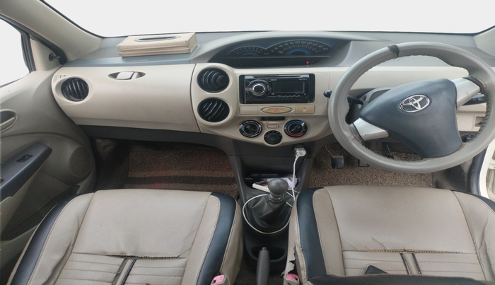 2015 Toyota Etios Liva GD, Diesel, Manual, 1,06,211 km, interior
