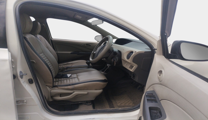 2015 Toyota Etios Liva GD, Diesel, Manual, 1,06,211 km, interior