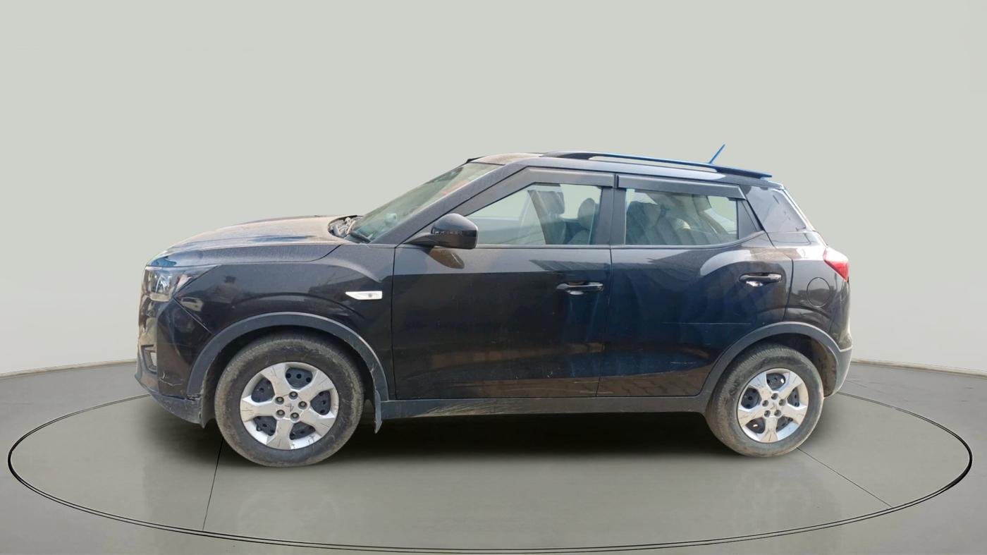 2022 Mahindra XUV300 W6 1.2 PETROL, Petrol, Manual, 24,868 km, exterior