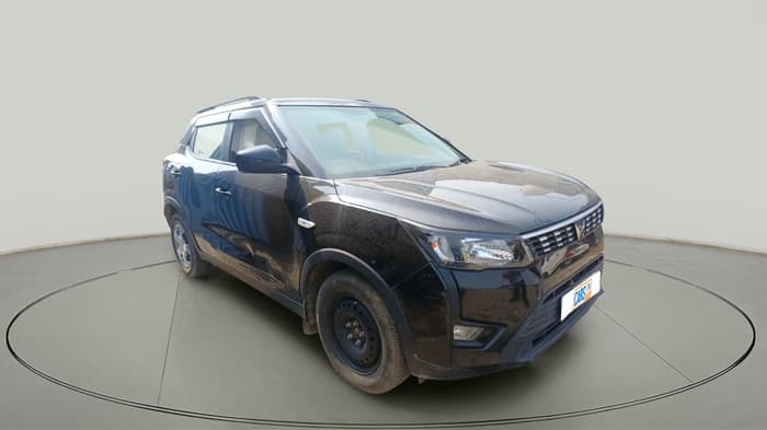 2022 Mahindra XUV300 W6 1.2 PETROL, Petrol, Manual, 24,868 km, exterior