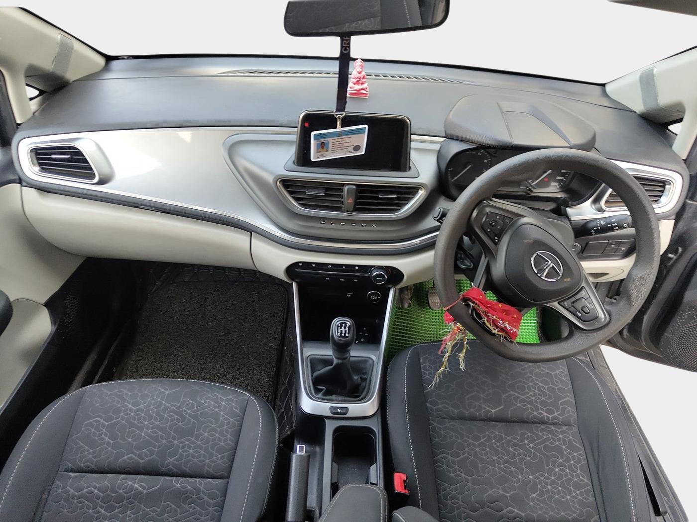 2022 Tata ALTROZ XZ PETROL, Petrol, Manual, 31,335 km, interior