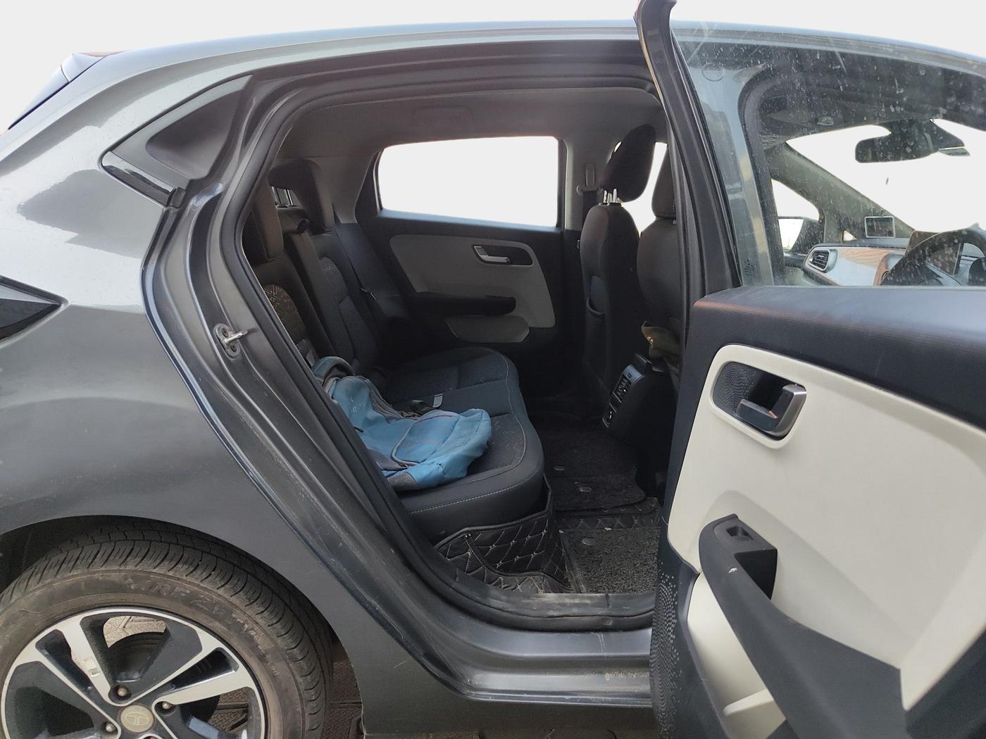 2022 Tata ALTROZ XZ PETROL, Petrol, Manual, 31,335 km, interior