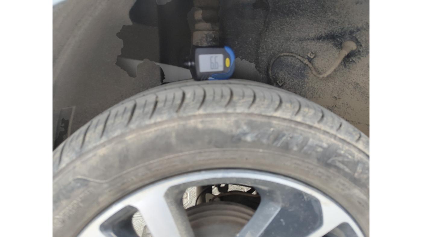2022 Tata ALTROZ XZ PETROL, Petrol, Manual, 31,335 km, tyre