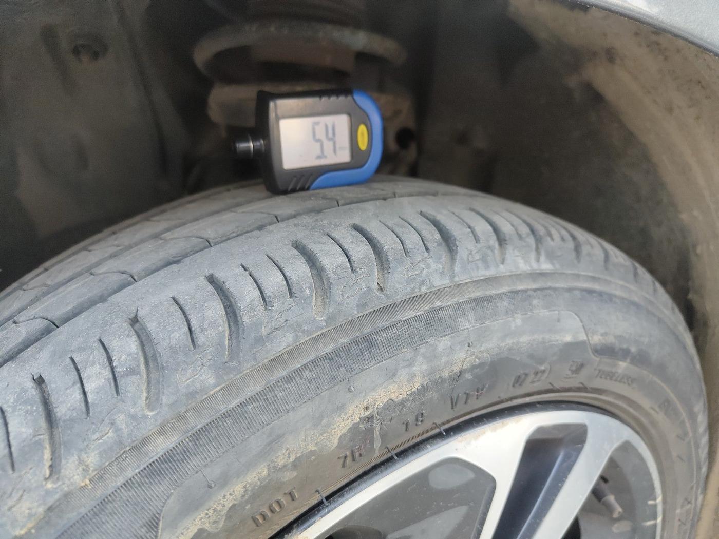 2022 Tata ALTROZ XZ PETROL, Petrol, Manual, 31,335 km, tyre