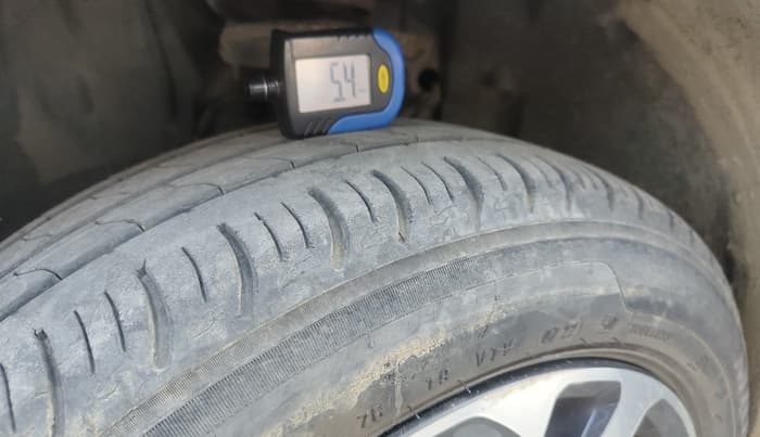 2022 Tata ALTROZ XZ PETROL, Petrol, Manual, 31,335 km, tyre