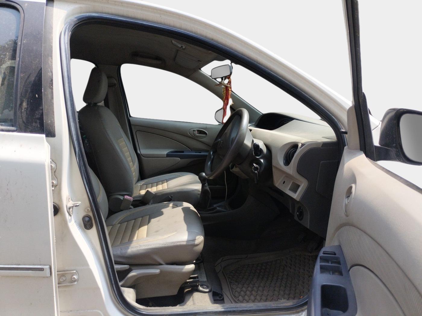 2014 Toyota Etios G, Petrol, Manual, 1,43,829 km, interior