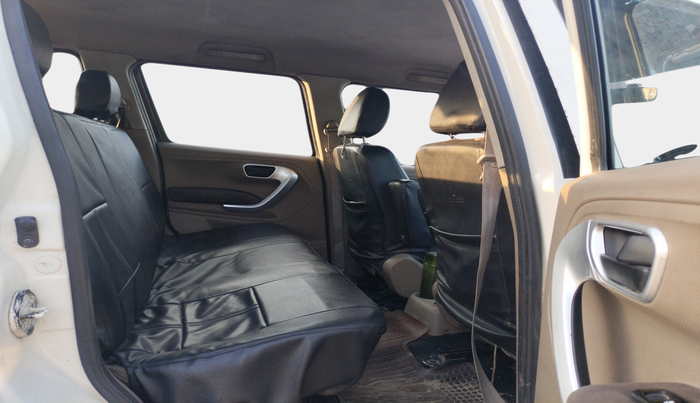 2016 Mahindra TUV300 T8, Diesel, Manual, 73,819 km, interior