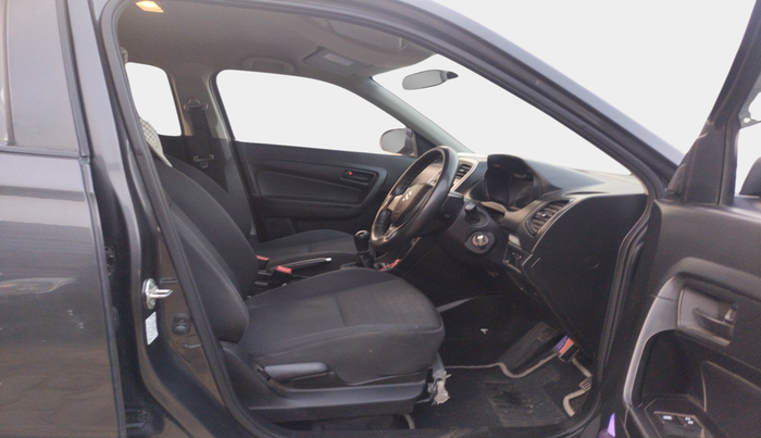 2021 Maruti Vitara Brezza LXI, Petrol, Manual, 40,392 km, interior