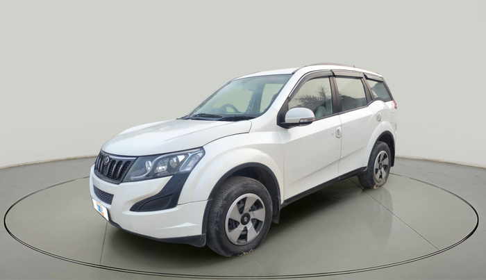 2016 Mahindra XUV500 W6, Diesel, Manual, 79,909 km, exterior