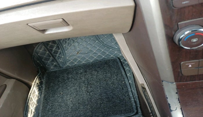 2012 Mahindra XUV500 W8 AWD, Diesel, Manual, 1,61,524 km, interior