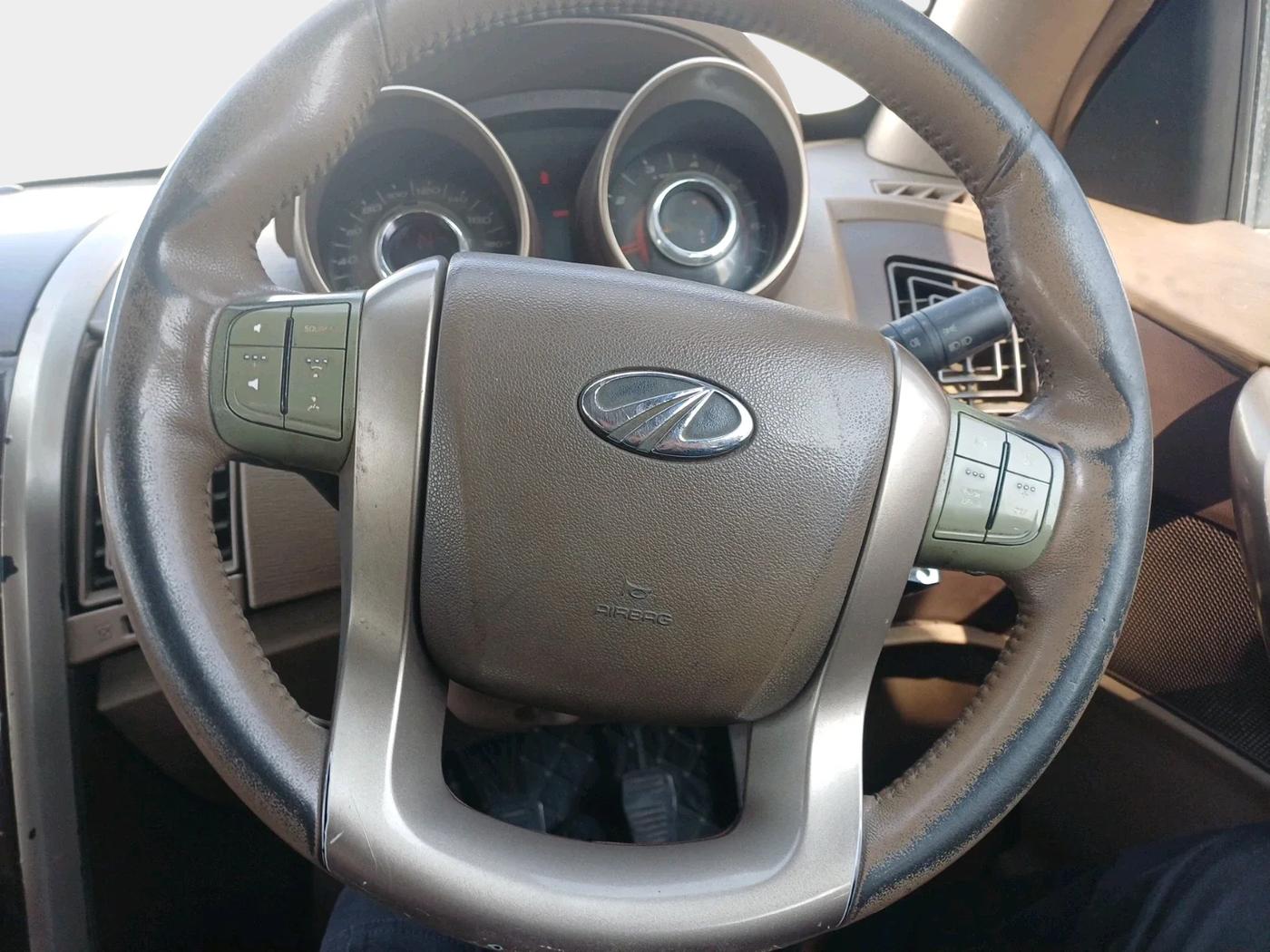 2012 Mahindra XUV500 W8 AWD, Diesel, Manual, 1,61,524 km, interior